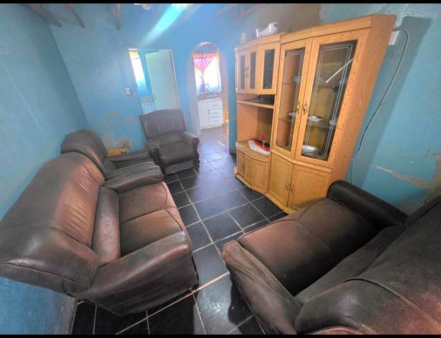 2 BEDROOM HOUSE FOR SALE IN WINDMILL PARK EXT